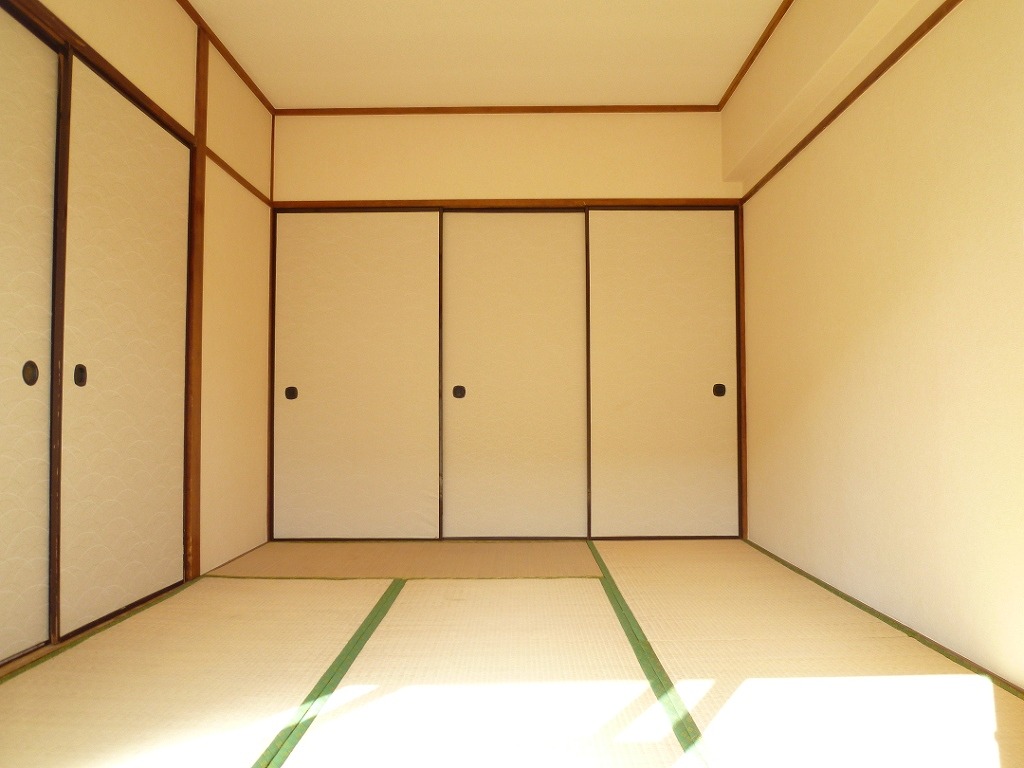 Other room space. Reference photograph