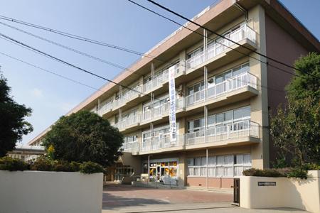 Junior high school. Asaka Municipal Asaka 1408m to the third junior high school
