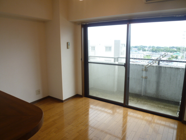 Living and room. Same property, It is a photograph of another room