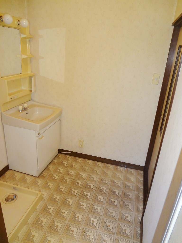 Washroom. Change in shampoo dresser ☆