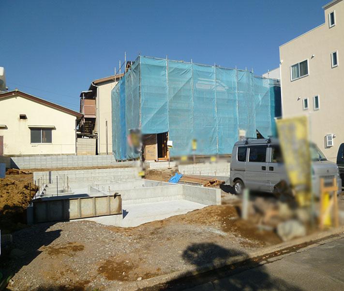 Local photos, including front road. Local Photos