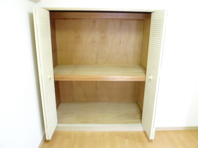 Receipt. It is a photograph of another room of the same type.