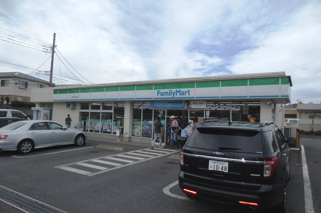 Convenience store. 654m to Family Mart (convenience store)