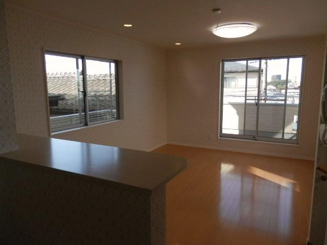 Living. Local (11 May 2013) Shooting