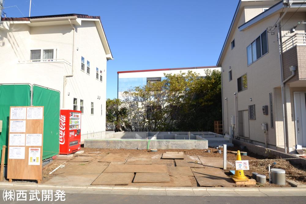 Local appearance photo. Local (11 May 2013) Shooting