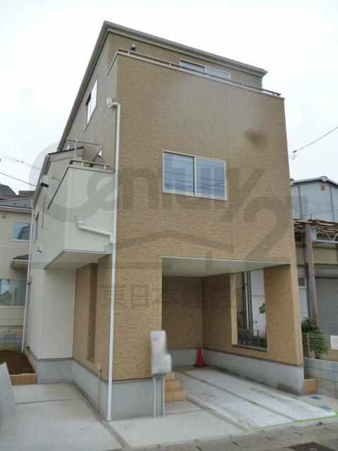 Local appearance photo. Local (10 May 2013) Shooting