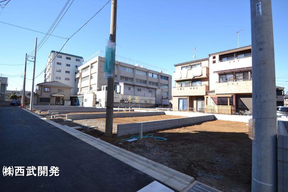 Local appearance photo. Local (12 May 2013) Shooting