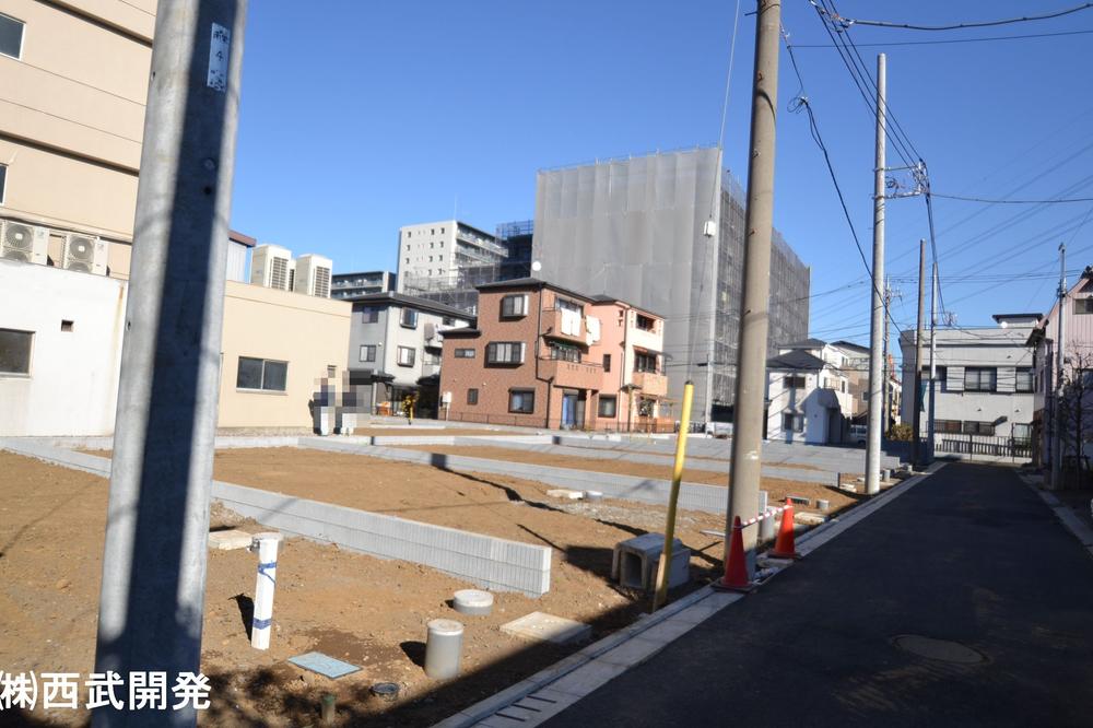 Local photos, including front road. Local (12 May 2013) Shooting