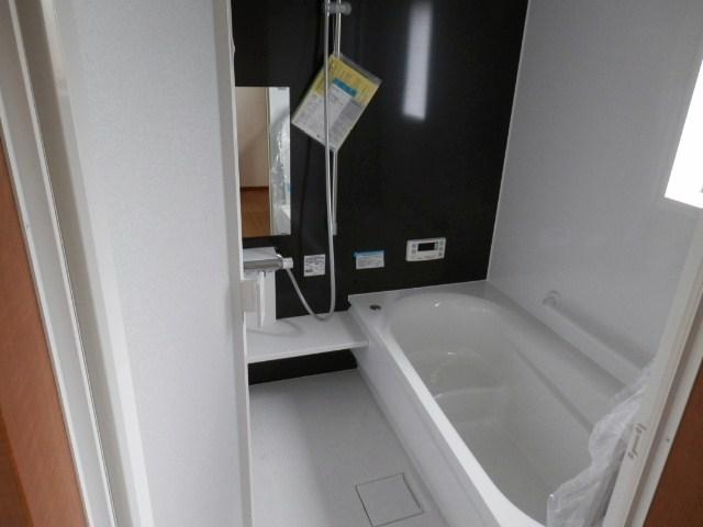 Bathroom. "15 Building"  Local (10 May 2013) Shooting