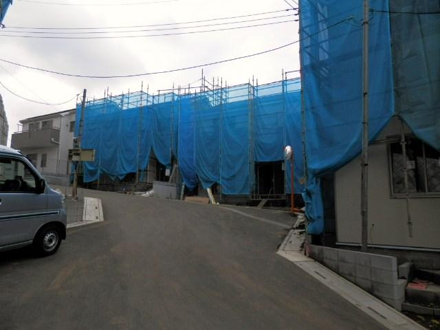 Local photos, including front road. Local (10 May 2013) Shooting