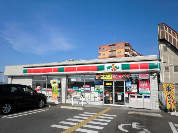 Convenience store. 300m until Thanksgiving (convenience store)