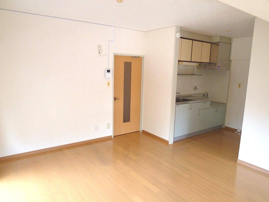 Living and room. Reference photograph of another in Room