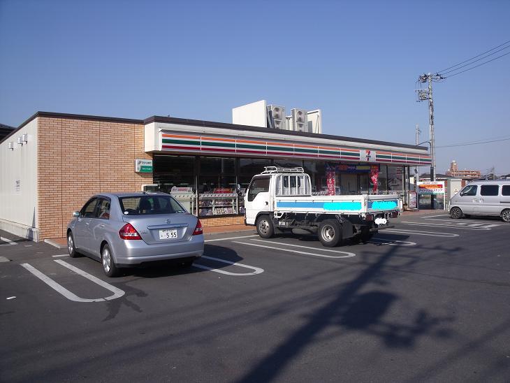 Convenience store. Seven-Eleven to 160m 2-minute walk