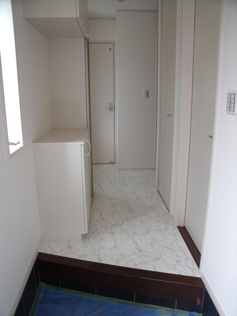 Entrance. Local (September 2013) Shooting