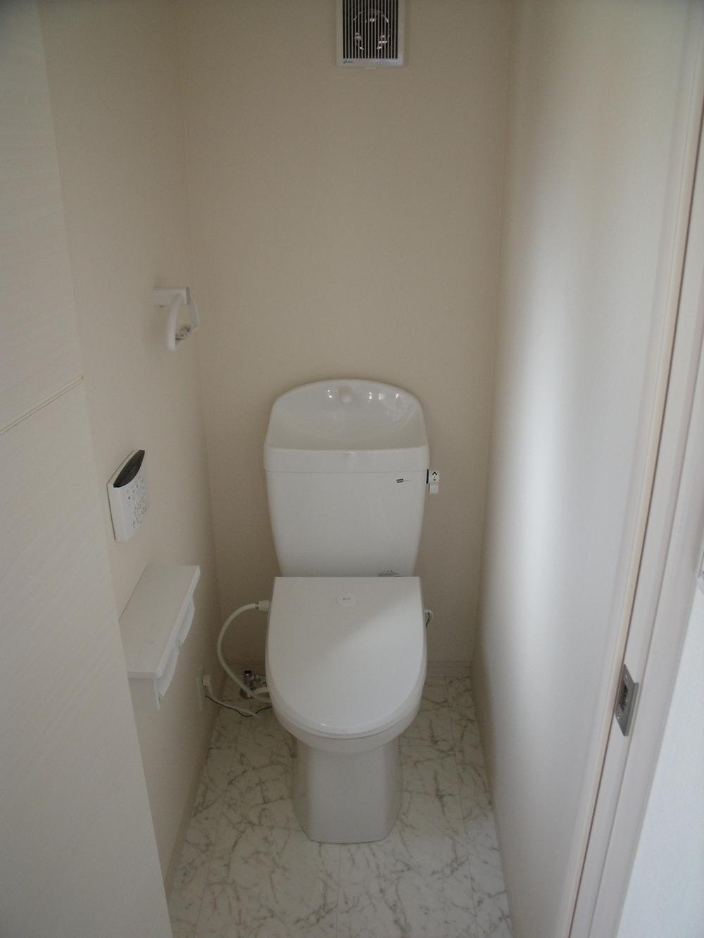 Toilet. Indoor (September 2013) Shooting