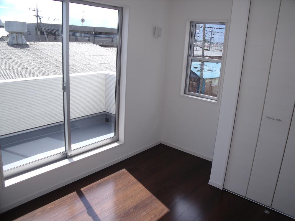 Non-living room. Indoor (September 2013, 2009) shooting