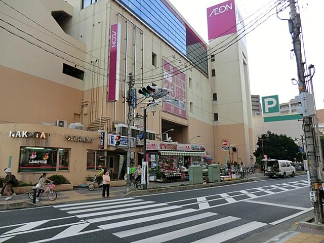 Shopping centre. 1100m until the ion Niiza store