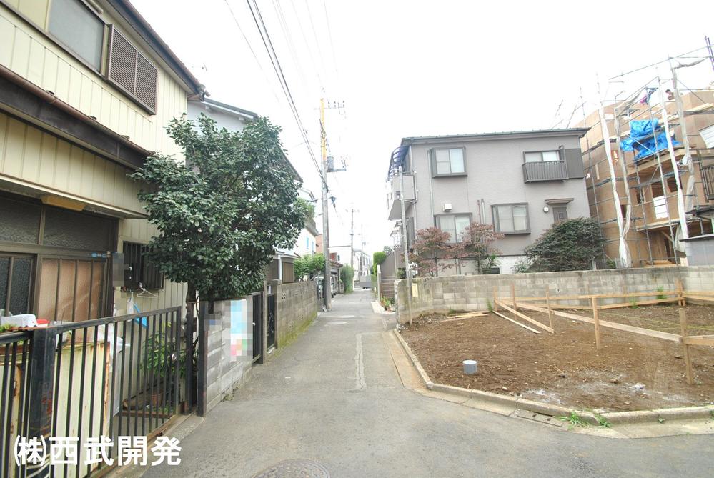 Local photos, including front road. Local (10 May 2013) Shooting