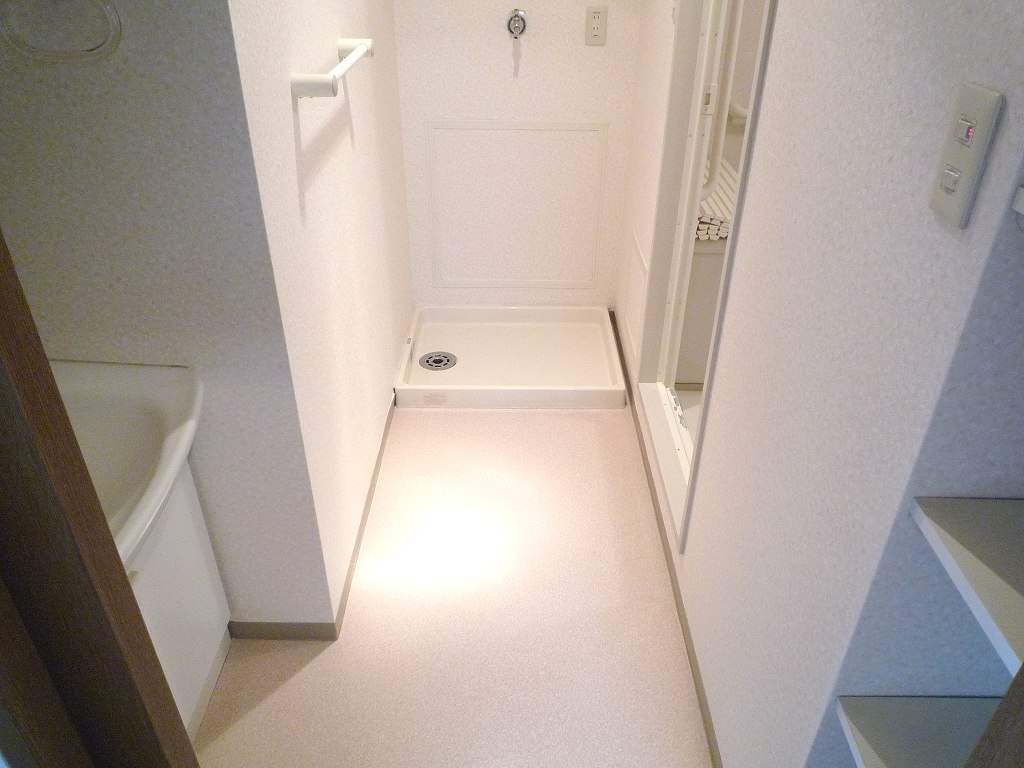 Washroom. Reference photograph