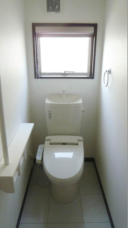 Toilet. Indoor (12 May 2013) Shooting