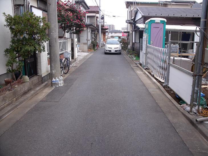 Local photos, including front road. Local (February 2013) Shooting