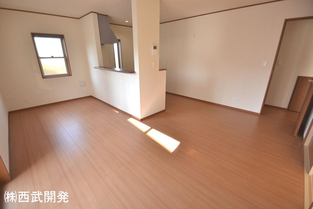 Living. 13 Building ・ 