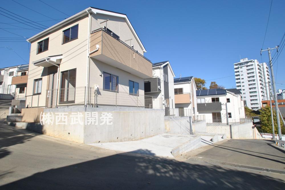 Local appearance photo. Local (10 May 2013) Shooting