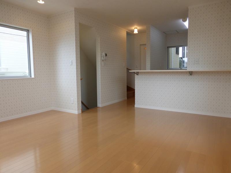 Living. Sales Local: Living