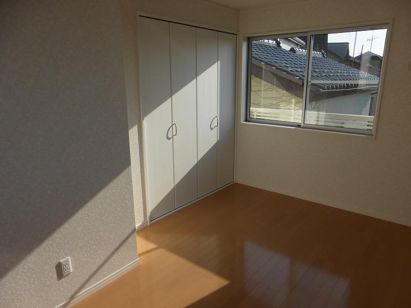 Non-living room. Sales Local: Western-style