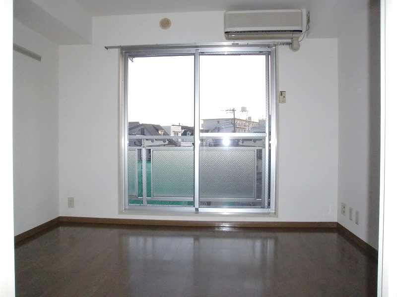 Other room space. Reference photograph