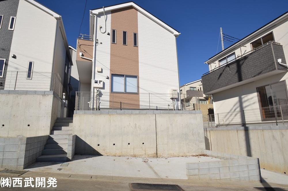 Local appearance photo. Local (12 May 2013) Shooting