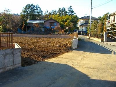 Local photos, including front road. Local (12 May 2013) Shooting