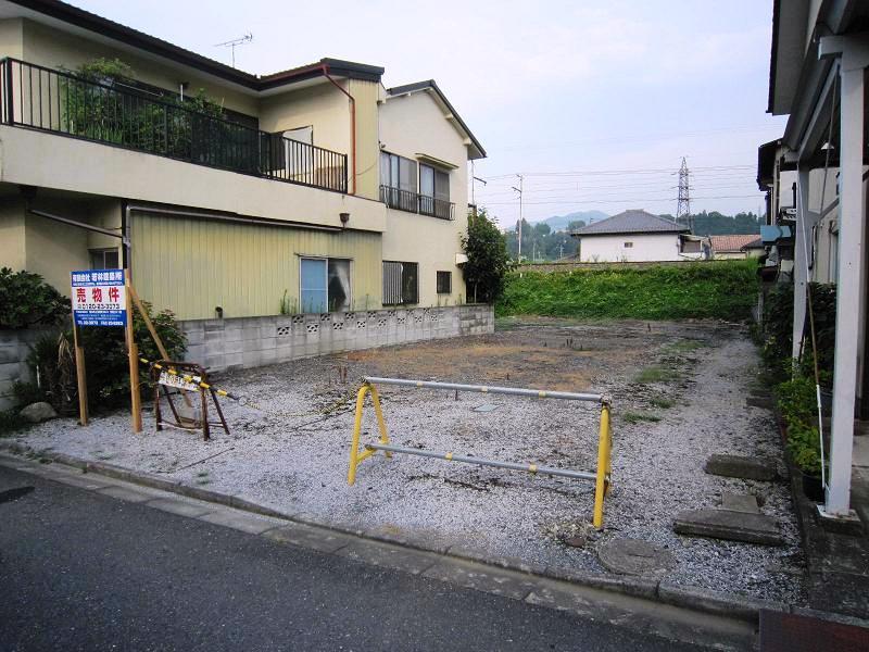 Local photos, including front road. Local (July 2013) Shooting