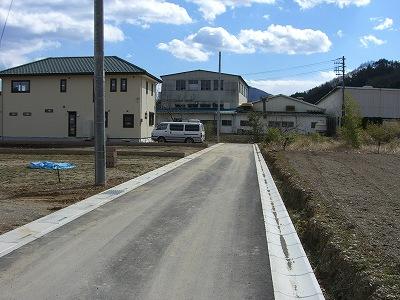 Local photos, including front road. Local (May 2011) shooting