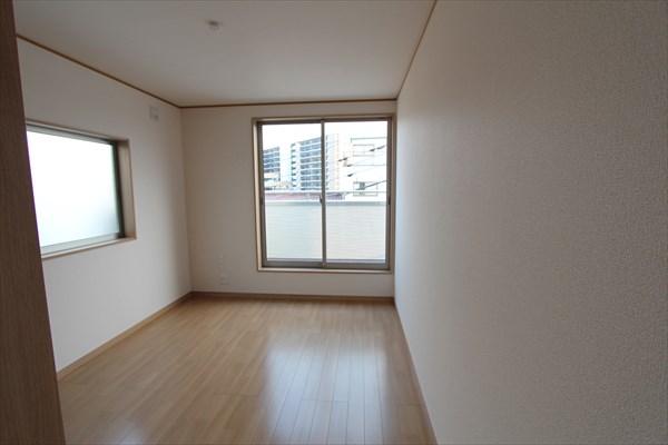 Non-living room. Local (August 2013) Shooting