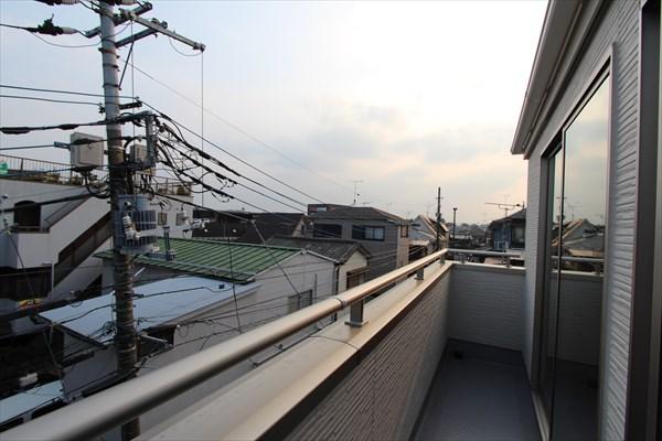 View photos from the dwelling unit. Local (August 2013) Shooting