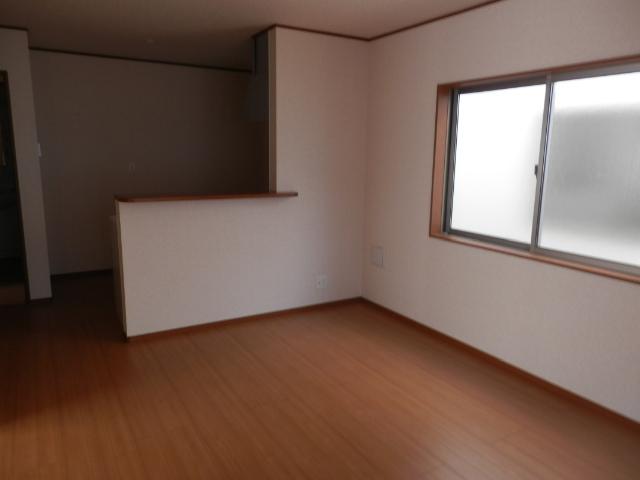 Same specifications photos (living). Same specifications