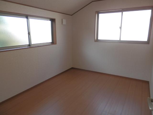 Same specifications photos (Other introspection). Same specifications