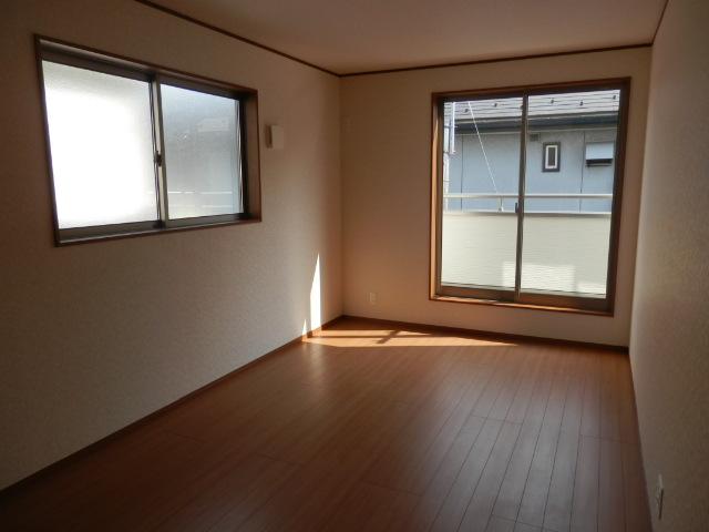 Same specifications photos (Other introspection). Same specifications