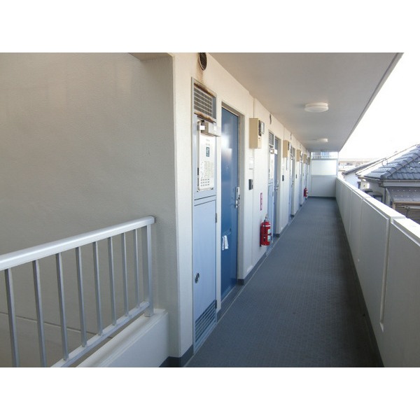 Other common areas. Stairs