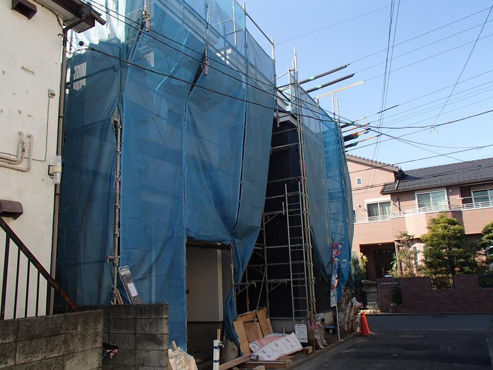 Local photos, including front road. Local (12 May 2013) Shooting