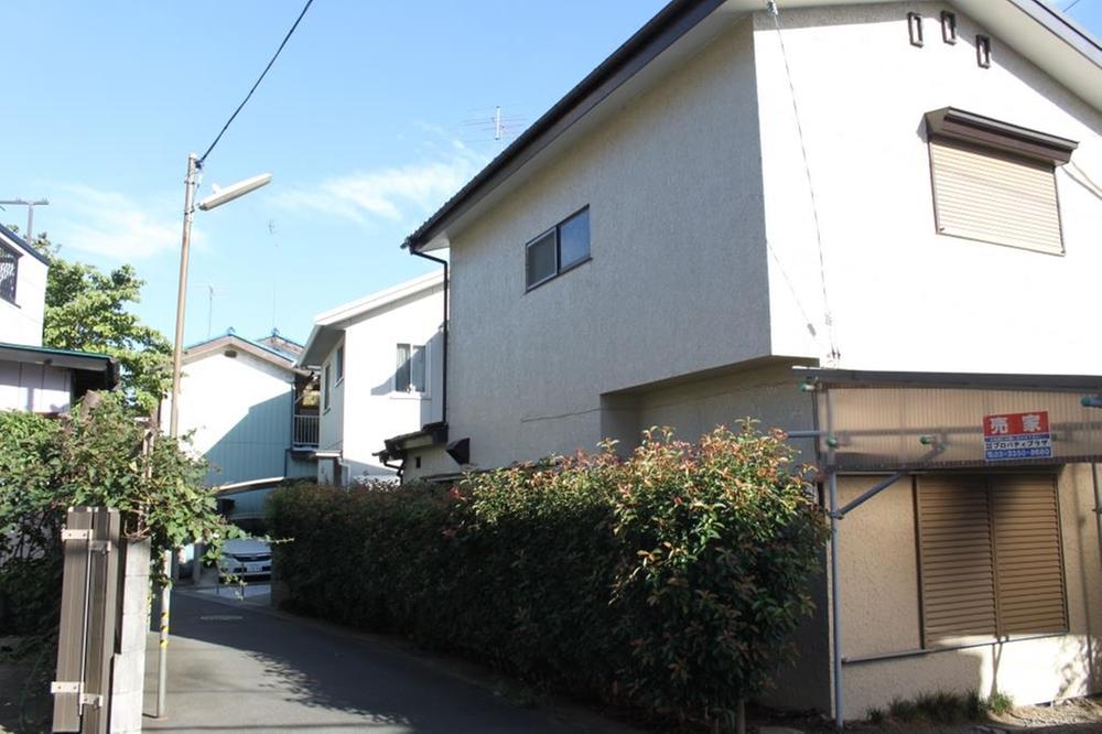 Local photos, including front road. Local (September 2013) Shooting