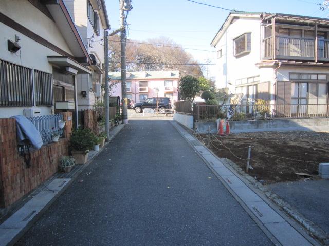 Local photos, including front road. Local (12 May 2013) Shooting