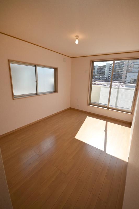 Non-living room. 1 Building Western style room