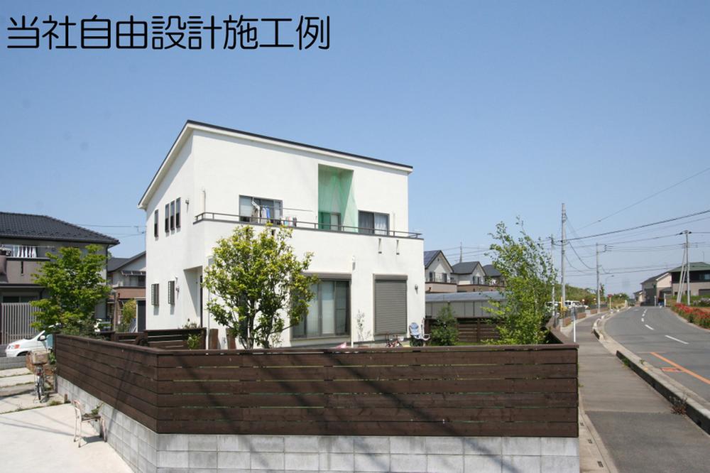 Local photos, including front road. Reference Plan: Our free design and construction example