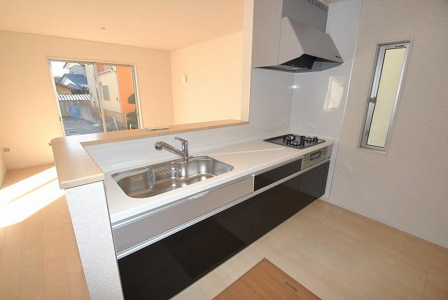 Kitchen. Indoor (12 May 2013) Shooting [1 Building] 