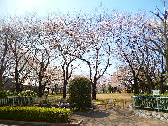 park. Mizuhodai 439m to Central Park (park)