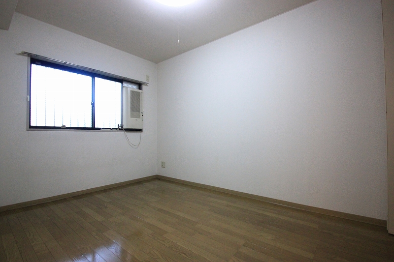 Other room space. ■ Same apartment It is similar to photo