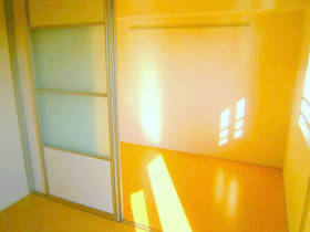 Living and room. Sunny bright Western-style! 