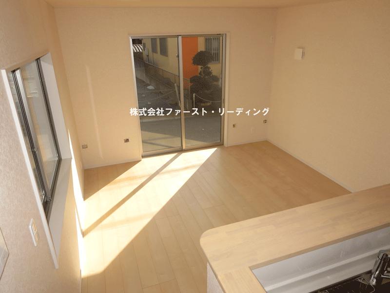 Living.  [1 Building] The window is a large open feeling is 13 quires LDK! (December 6, 2013) Shooting